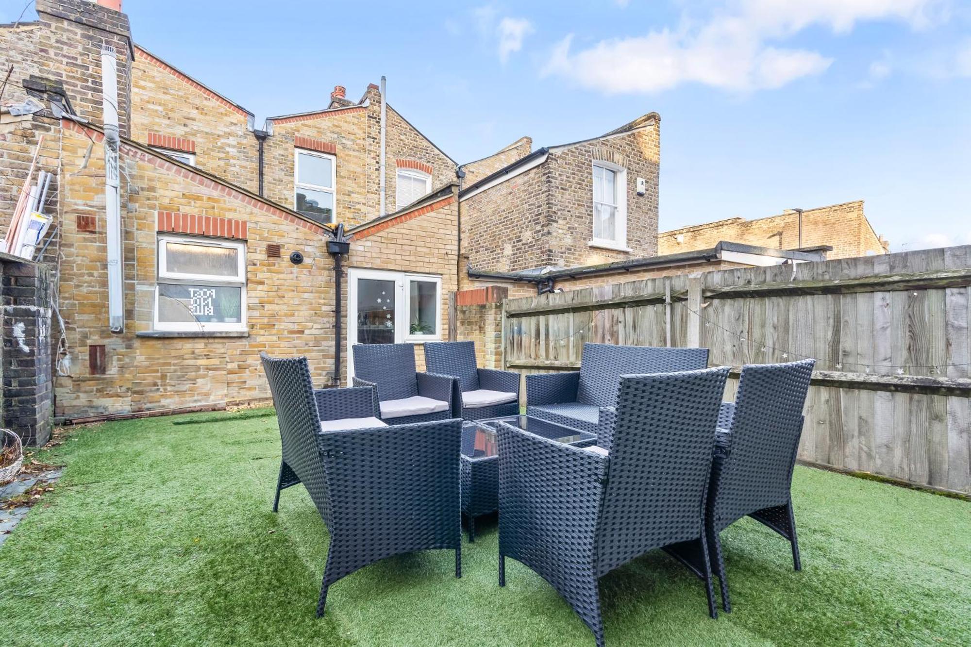 Comfy 4br House Close To Subway Holiday home